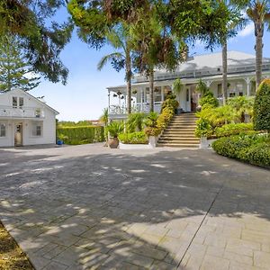 Western Springs Villa To Auckland Central Heritage Villa